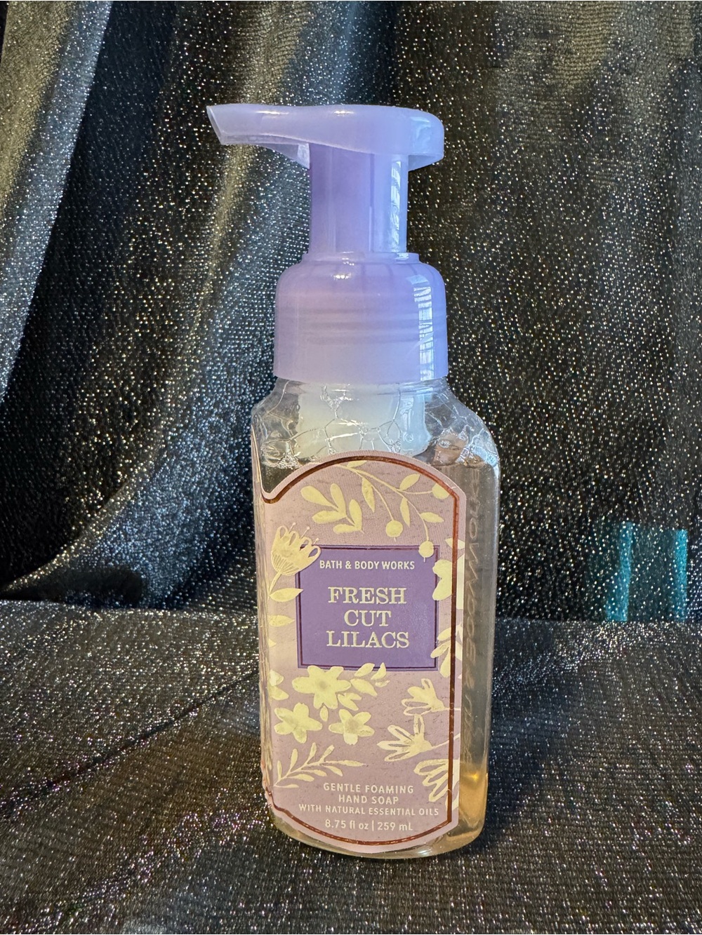Bath & Body Works Fresh Cut Lilacs Foaming Hand Soap - Light Purple